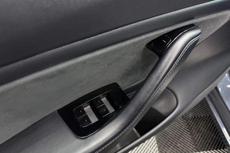 Ponuka vozidiel / Tesla Model 3 Long Range Dual Motor AWD - video Ponuka vozidiel / Tesla Model 3 Long Range Dual Motor AWD - video