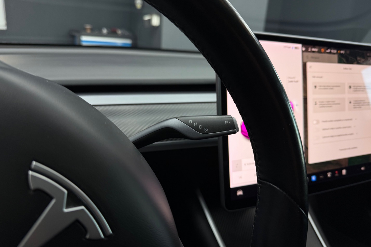 Ponuka vozidiel / Tesla Model 3 Long Range Dual Motor AWD - video