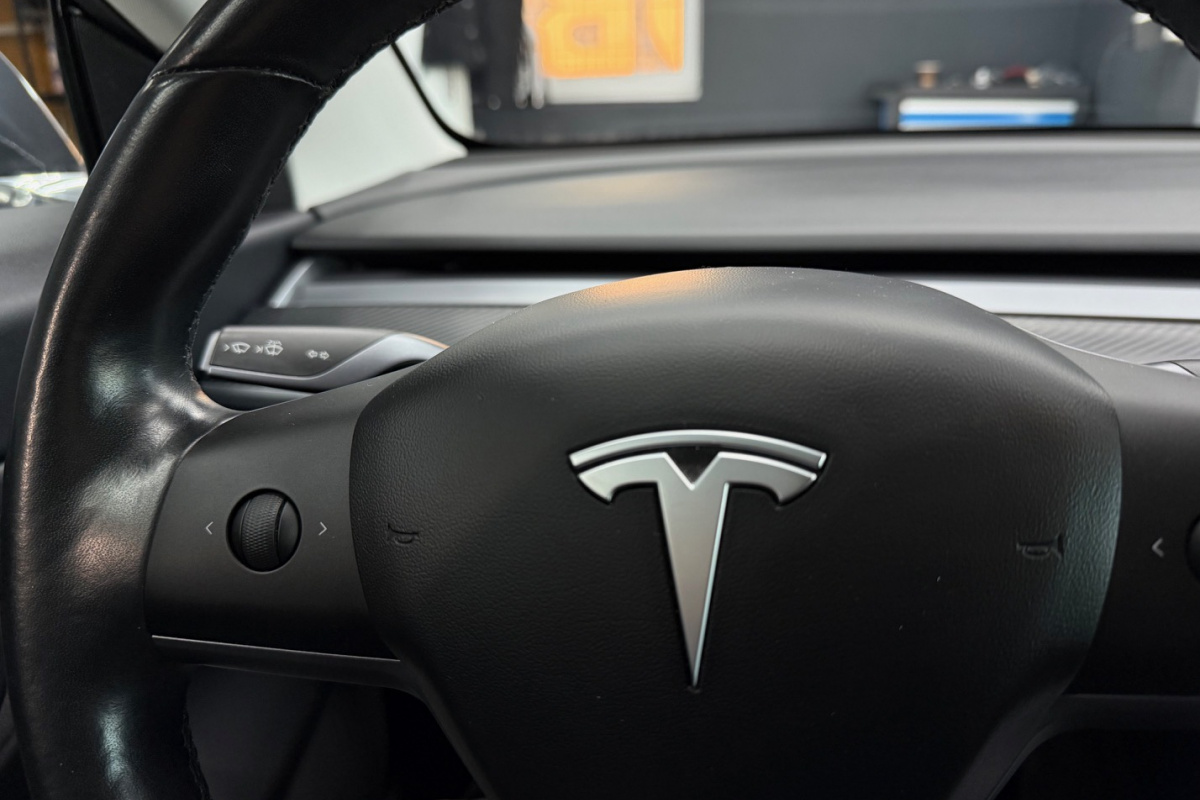 Ponuka vozidiel / Tesla Model 3 Long Range Dual Motor AWD - video