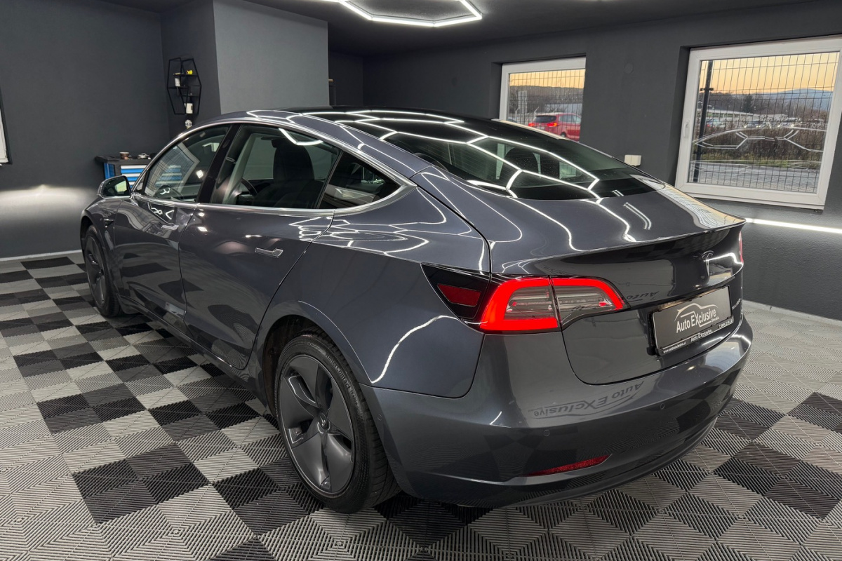 Ponuka vozidiel / Tesla Model 3 Long Range Dual Motor AWD - video