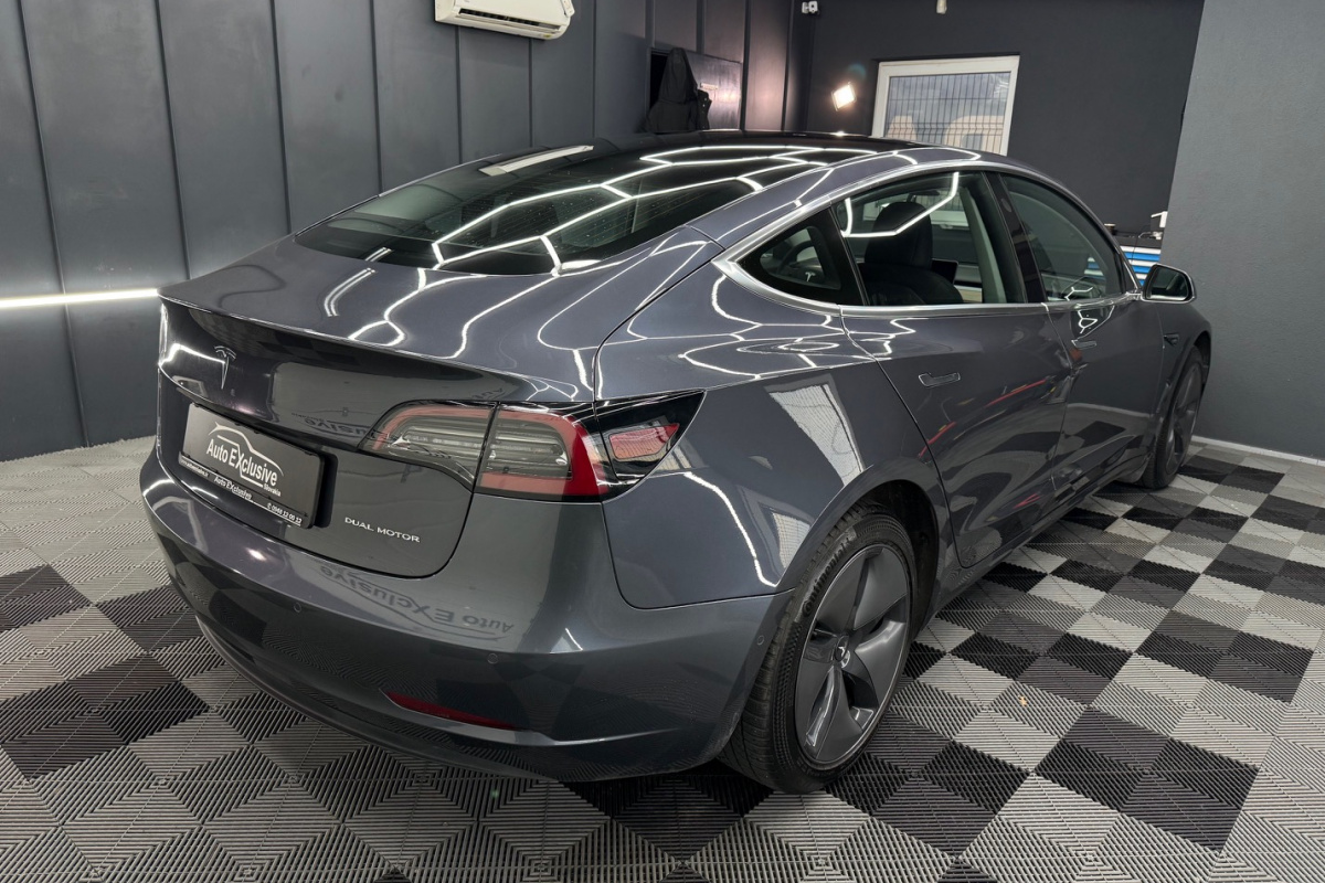 Ponuka vozidiel / Tesla Model 3 Long Range Dual Motor AWD - video