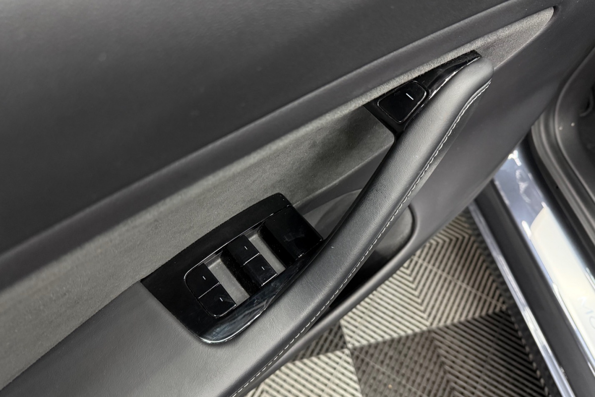 Ponuka vozidiel / Tesla Model 3 Long Range Dual Motor AWD - video Ponuka vozidiel / Tesla Model 3 Long Range Dual Motor AWD - video