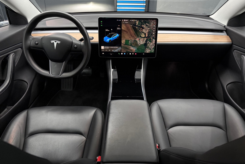 Ponuka vozidiel / Tesla Model 3 Long Range Dual Motor AWD - video Ponuka vozidiel / Tesla Model 3 Long Range Dual Motor AWD - video