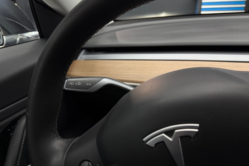 Ponuka vozidiel / Tesla Model 3 Long Range Dual Motor AWD - video Ponuka vozidiel / Tesla Model 3 Long Range Dual Motor AWD - video