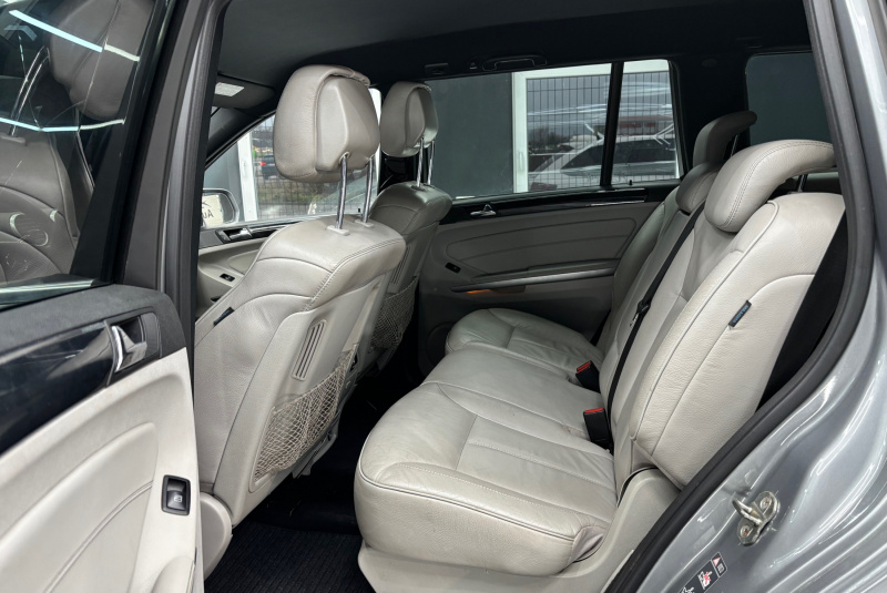  Ponuka vozidiel / Mercedes-Benz GL 350 CDI 4MATIC - video