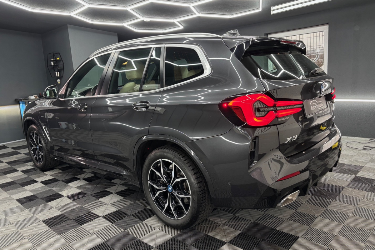 Ponuka vozidiel / BMW X3 xDrive30e M-PACKET PLUG-IN HYBRID - video