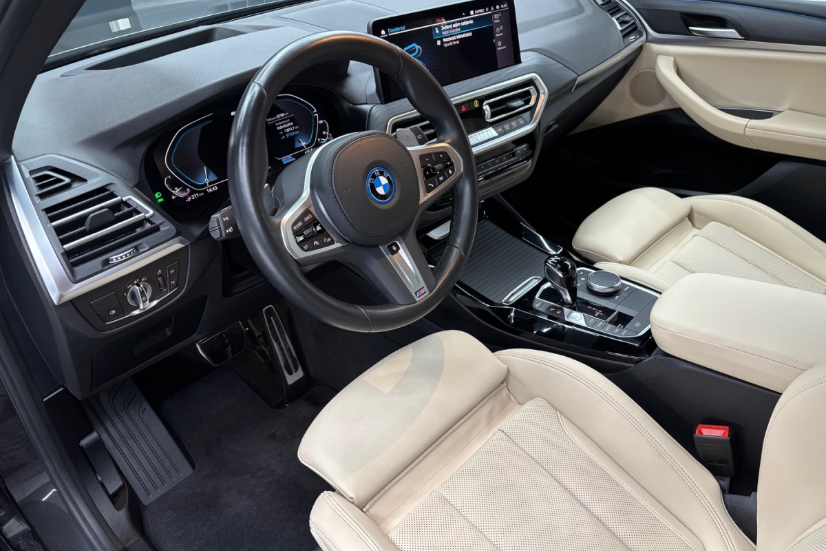 Ponuka vozidiel / BMW X3 xDrive30e M-PACKET PLUG-IN HYBRID - video