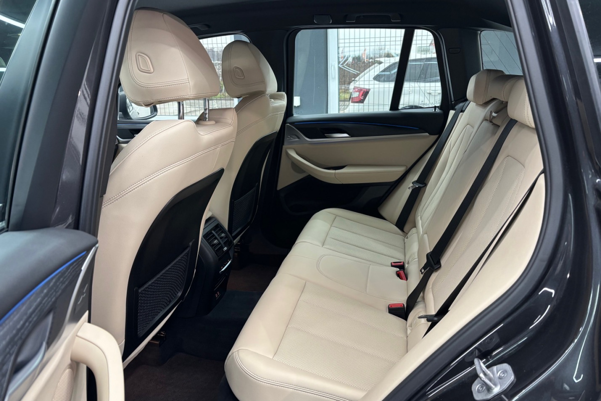 Ponuka vozidiel / BMW X3 xDrive30e M-PACKET PLUG-IN HYBRID - video