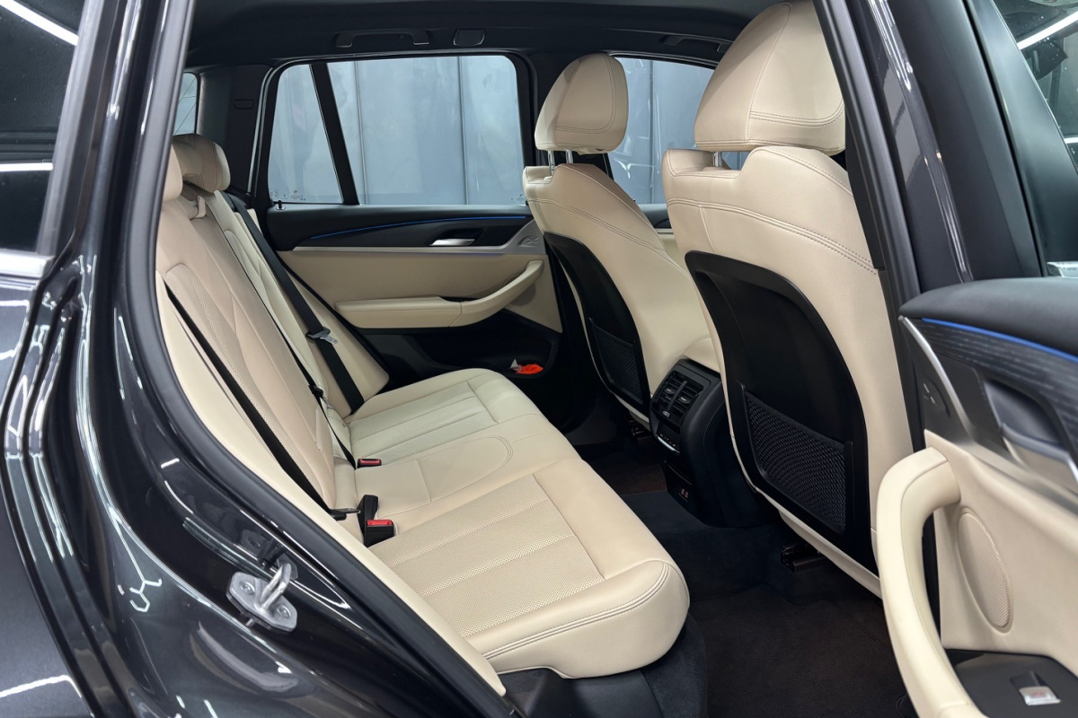 Ponuka vozidiel / BMW X3 xDrive30e M-PACKET PLUG-IN HYBRID - video