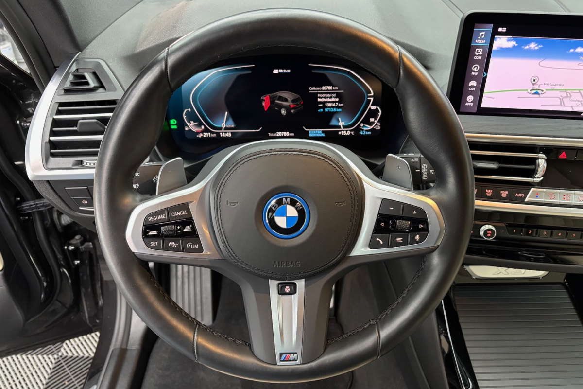 Ponuka vozidiel / BMW X3 xDrive30e M-PACKET PLUG-IN HYBRID - video