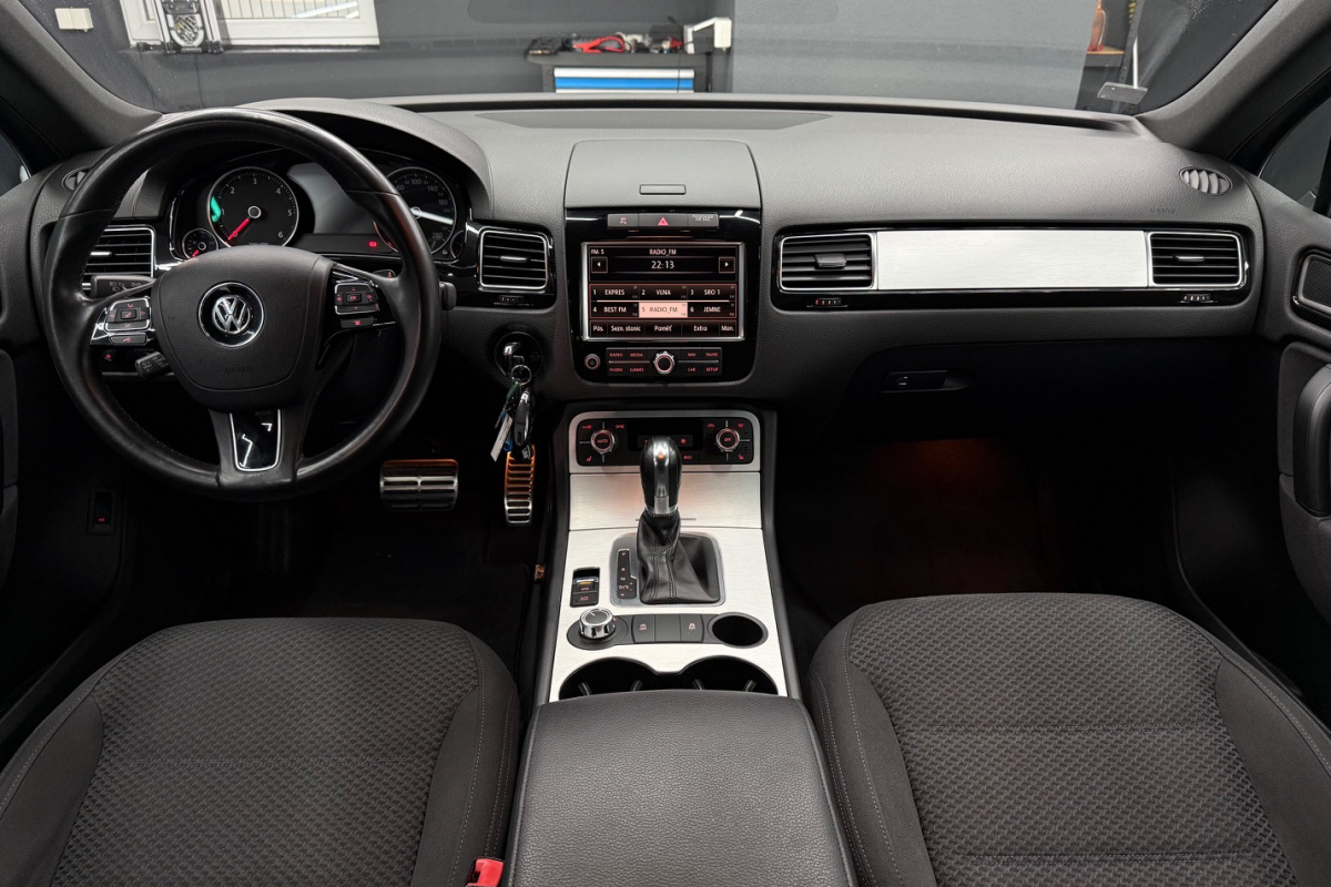 Ponuka vozidiel / Volkswagen Touareg II 3.0 V6 TDI BlueMotion Technology - video