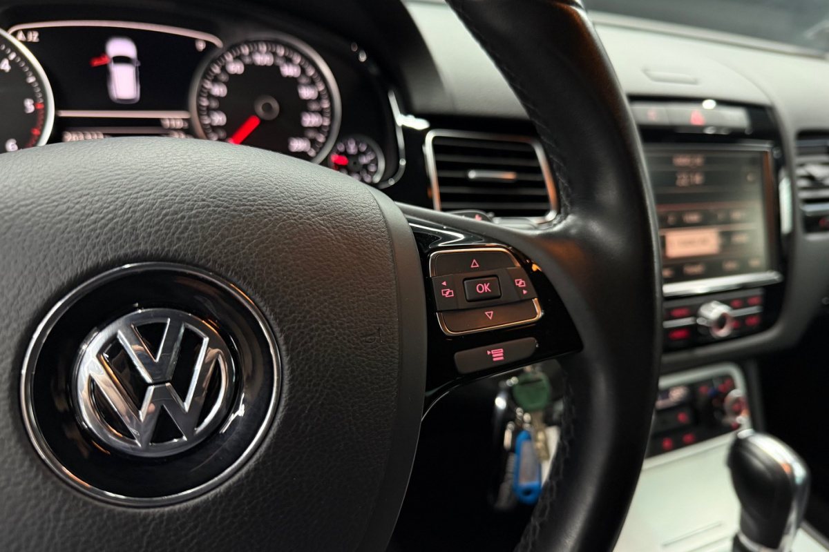 Ponuka vozidiel / Volkswagen Touareg II 3.0 V6 TDI BlueMotion Technology - video Ponuka vozidiel / Volkswagen Touareg II 3.0 V6 TDI BlueMotion Technology - video