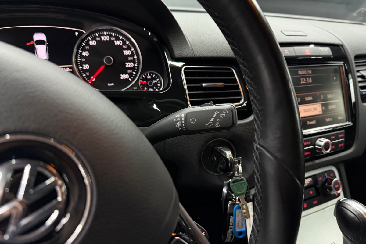 Ponuka vozidiel / Volkswagen Touareg II 3.0 V6 TDI BlueMotion Technology - video Ponuka vozidiel / Volkswagen Touareg II 3.0 V6 TDI BlueMotion Technology - video