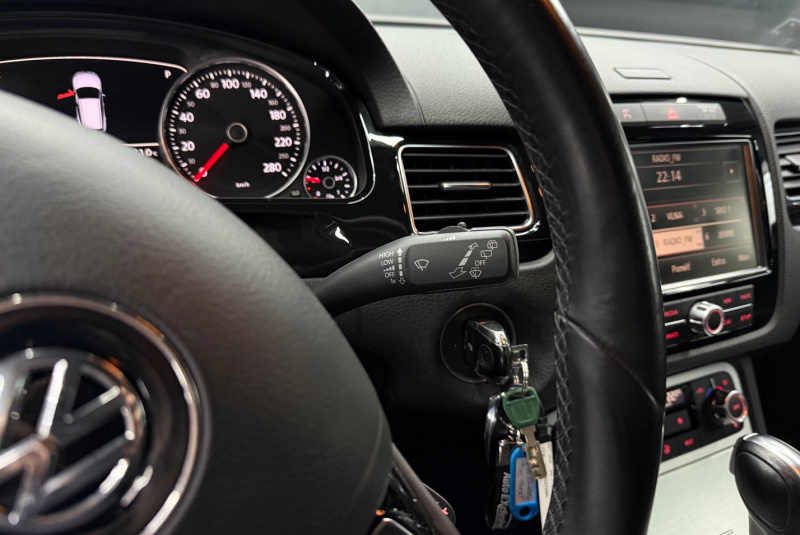 Ponuka vozidiel / Volkswagen Touareg II 3.0 V6 TDI BlueMotion Technology - video Ponuka vozidiel / Volkswagen Touareg II 3.0 V6 TDI BlueMotion Technology - video