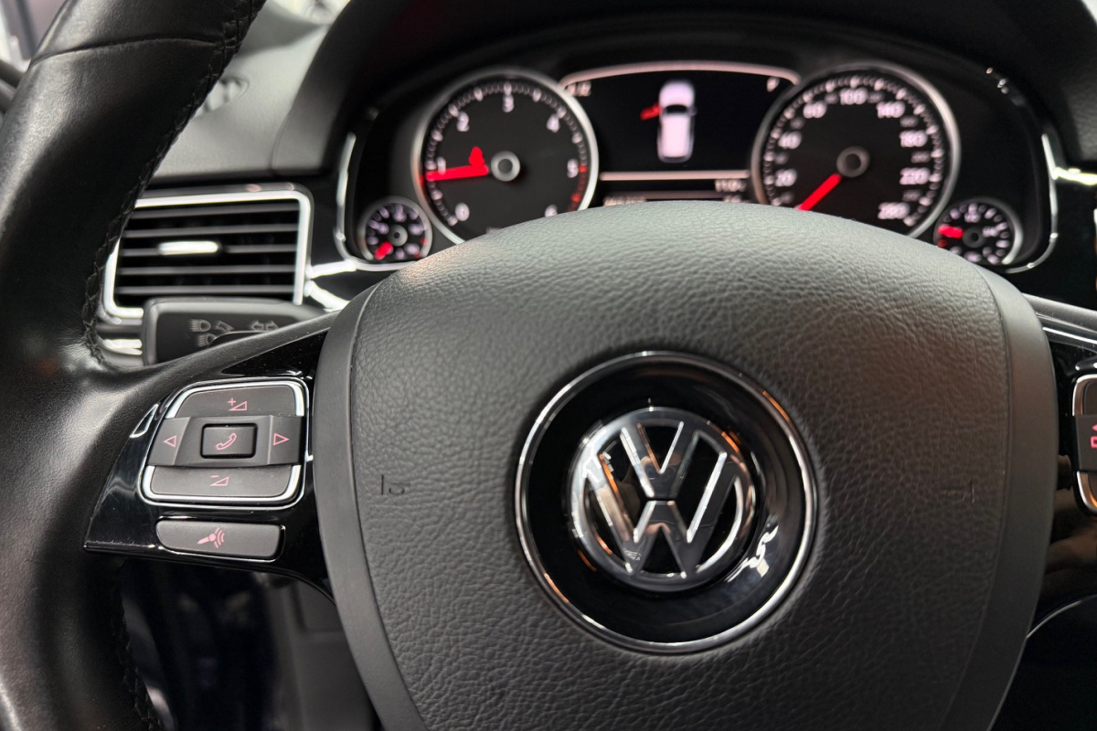 Ponuka vozidiel / Volkswagen Touareg II 3.0 V6 TDI BlueMotion Technology - video