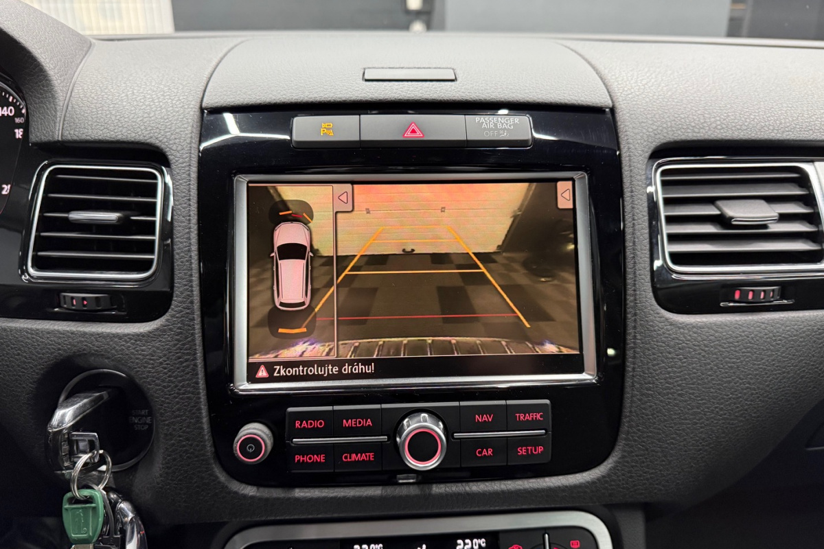 Ponuka vozidiel / Volkswagen Touareg II 3.0 V6 TDI BlueMotion Technology - video