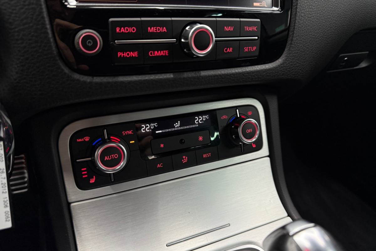 Ponuka vozidiel / Volkswagen Touareg II 3.0 V6 TDI BlueMotion Technology - video