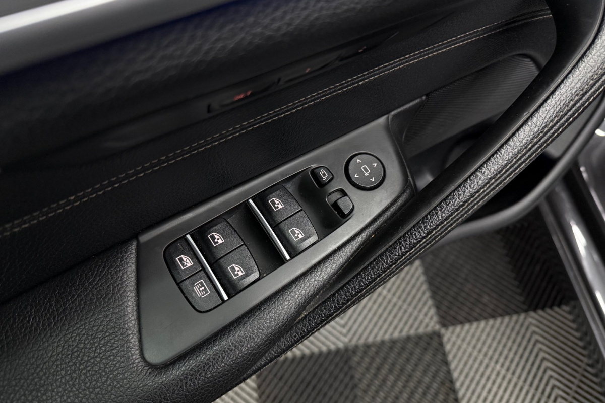 Ponuka vozidiel / BMW Rad 5 530d xDrive A/T - video