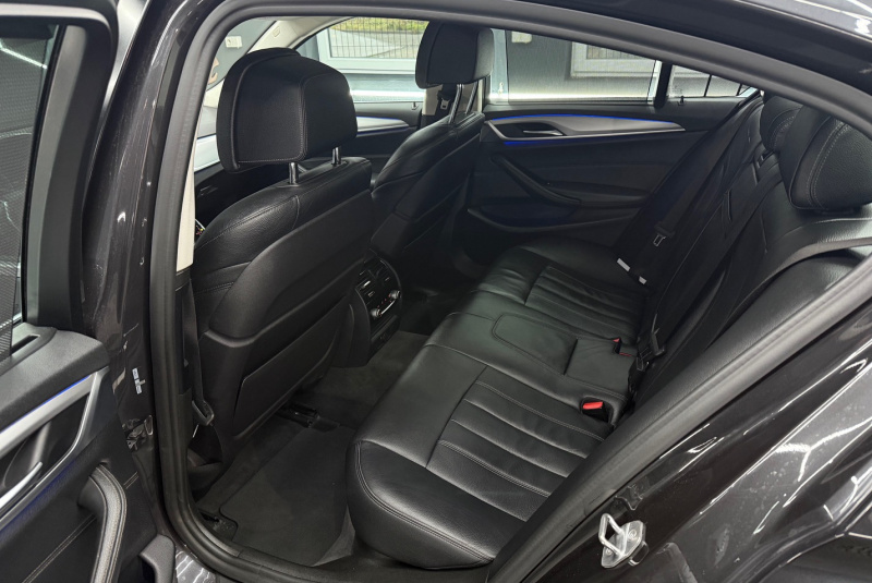  Ponuka vozidiel / BMW Rad 5 530d xDrive A/T - video