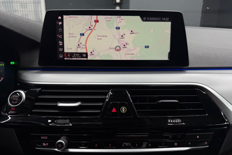  Ponuka vozidiel / BMW Rad 5 530d xDrive A/T - video