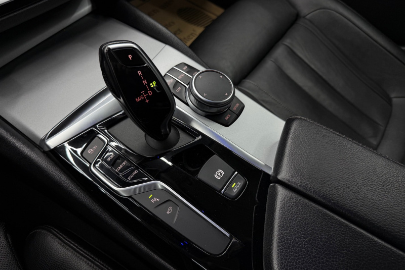 Ponuka vozidiel / BMW Rad 5 530d xDrive A/T - video Ponuka vozidiel / BMW Rad 5 530d xDrive A/T - video