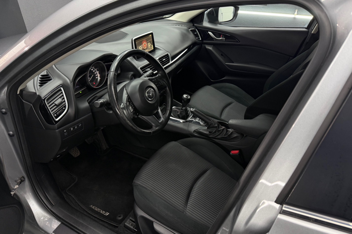 Ponuka vozidiel / Mazda 3 2.0 Skyactiv -G120 Attraction - video