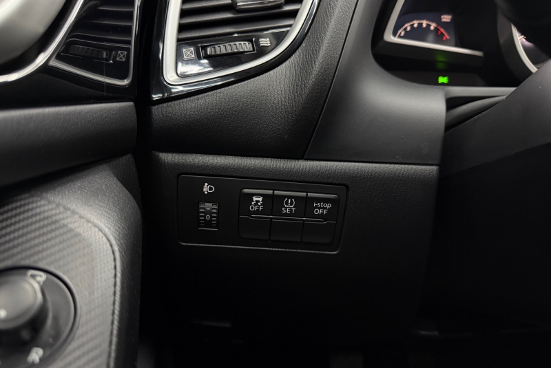 Ponuka vozidiel / Mazda 3 2.0 Skyactiv -G120 Attraction - video Ponuka vozidiel / Mazda 3 2.0 Skyactiv -G120 Attraction - video