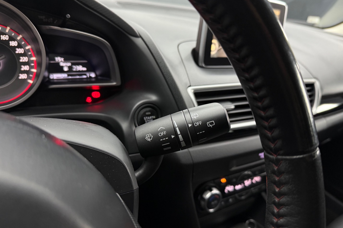 Ponuka vozidiel / Mazda 3 2.0 Skyactiv -G120 Attraction - video