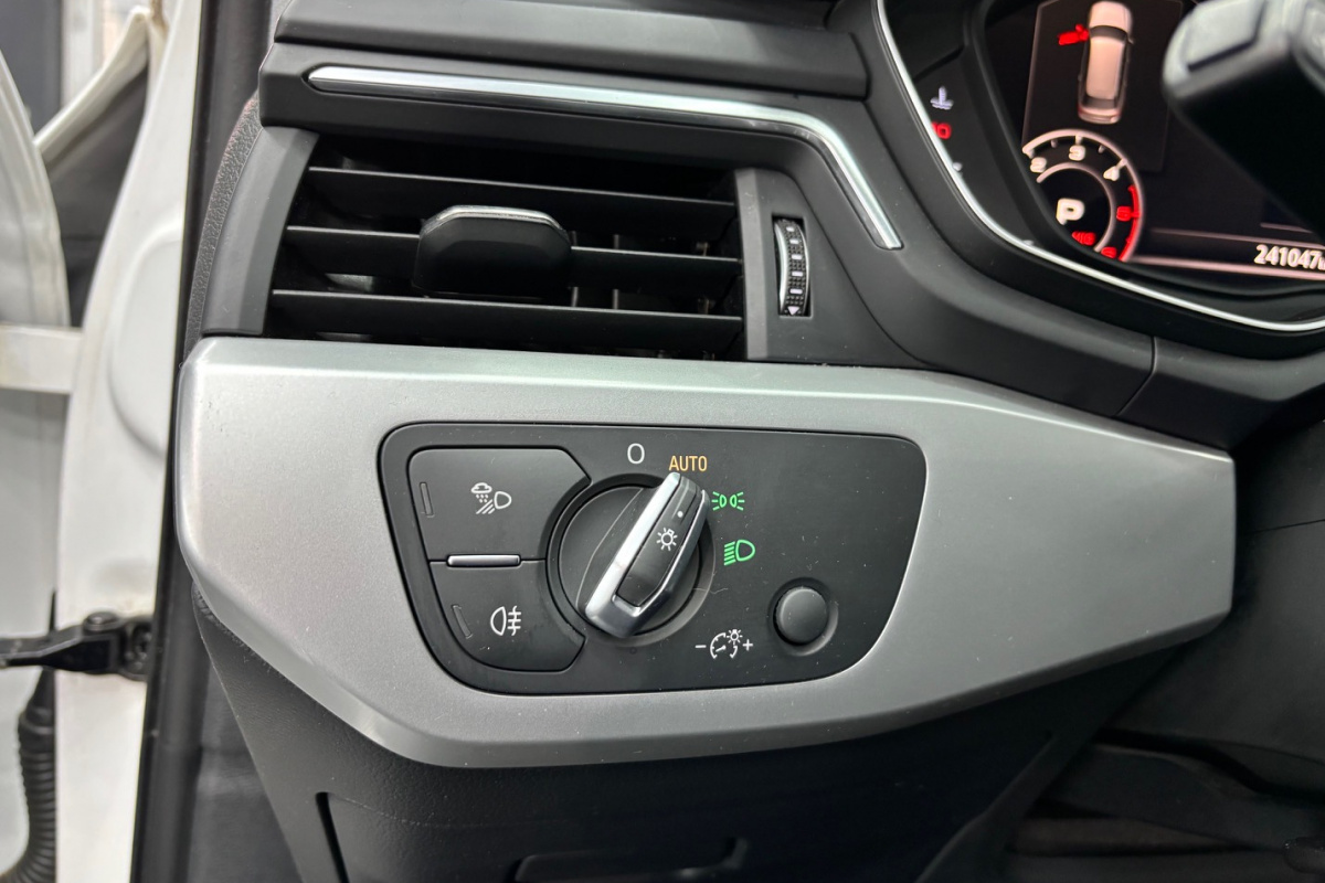 Ponuka vozidiel / Audi A4 Avant 2.0 TDI 190k Design quattro S tronic - video