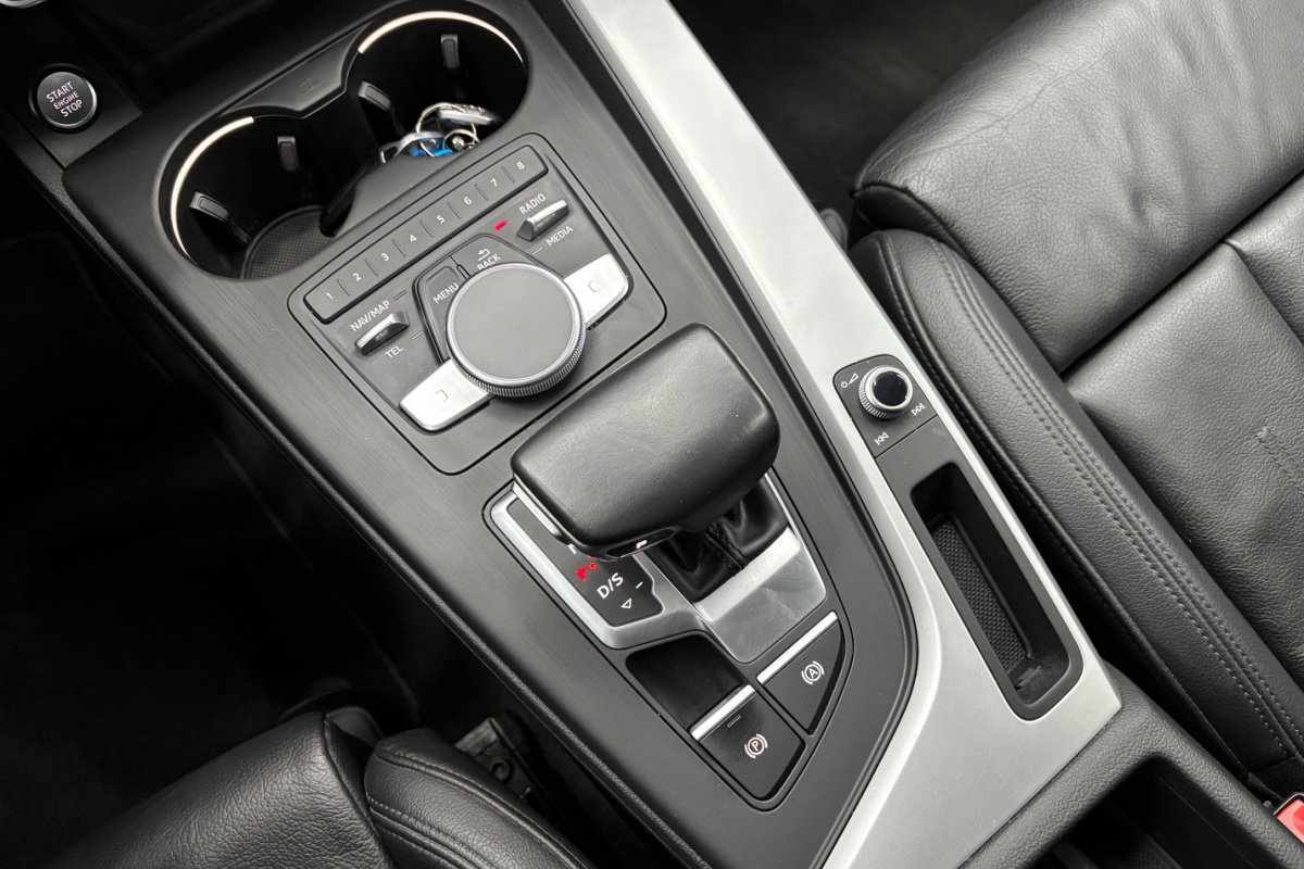 Ponuka vozidiel / Audi A4 Avant 2.0 TDI 190k Design quattro S tronic - video