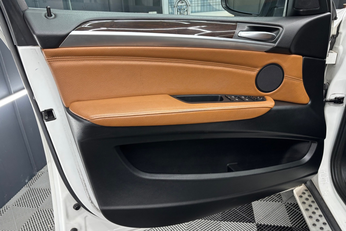 Ponuka vozidiel / BMW X6 xDrive 30d 245k - video Ponuka vozidiel / BMW X6 xDrive 30d 245k - video