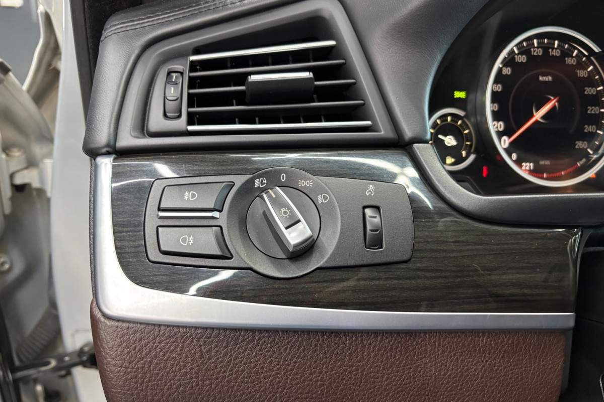 Ponuka vozidiel / BMW Rad 5 535d xDrive M-PACKET - video