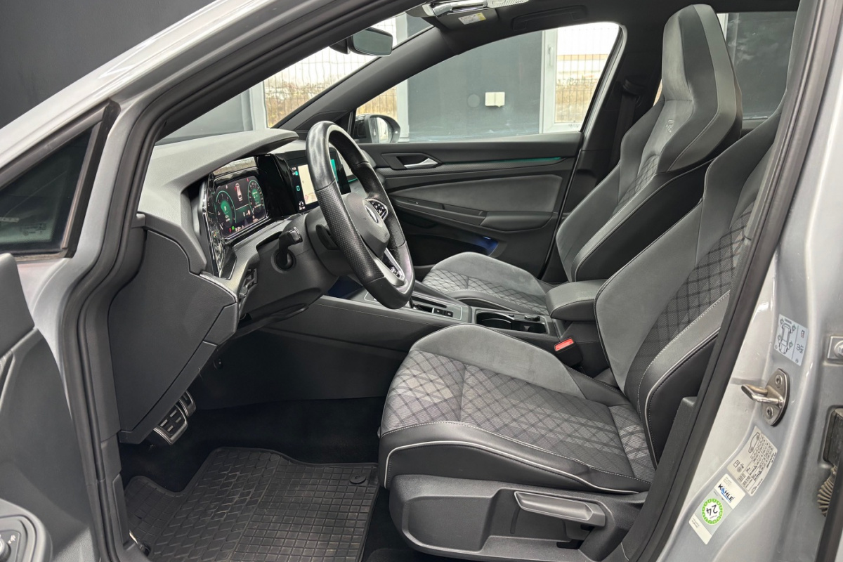 Ponuka vozidiel / Volkswagen Golf Variant 2.0 TDI DSG R-LINE - video