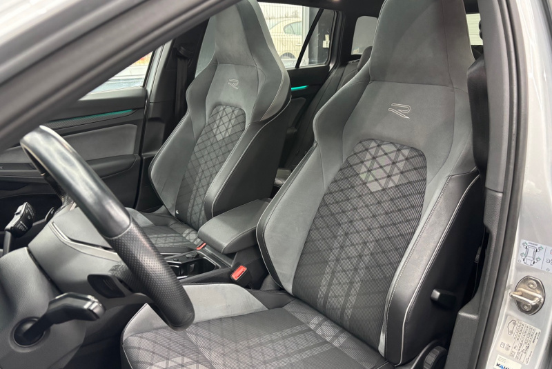  Ponuka vozidiel / Volkswagen Golf Variant 2.0 TDI DSG R-LINE - video