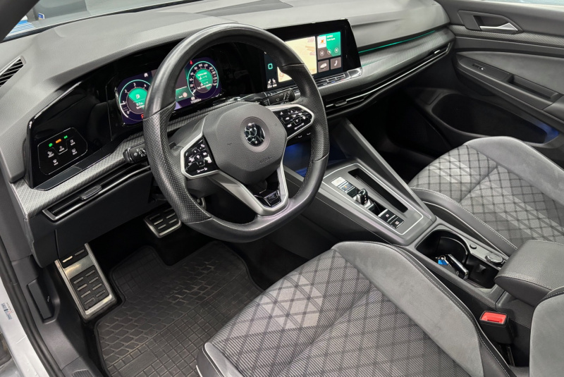  Ponuka vozidiel / Volkswagen Golf Variant 2.0 TDI DSG R-LINE - video