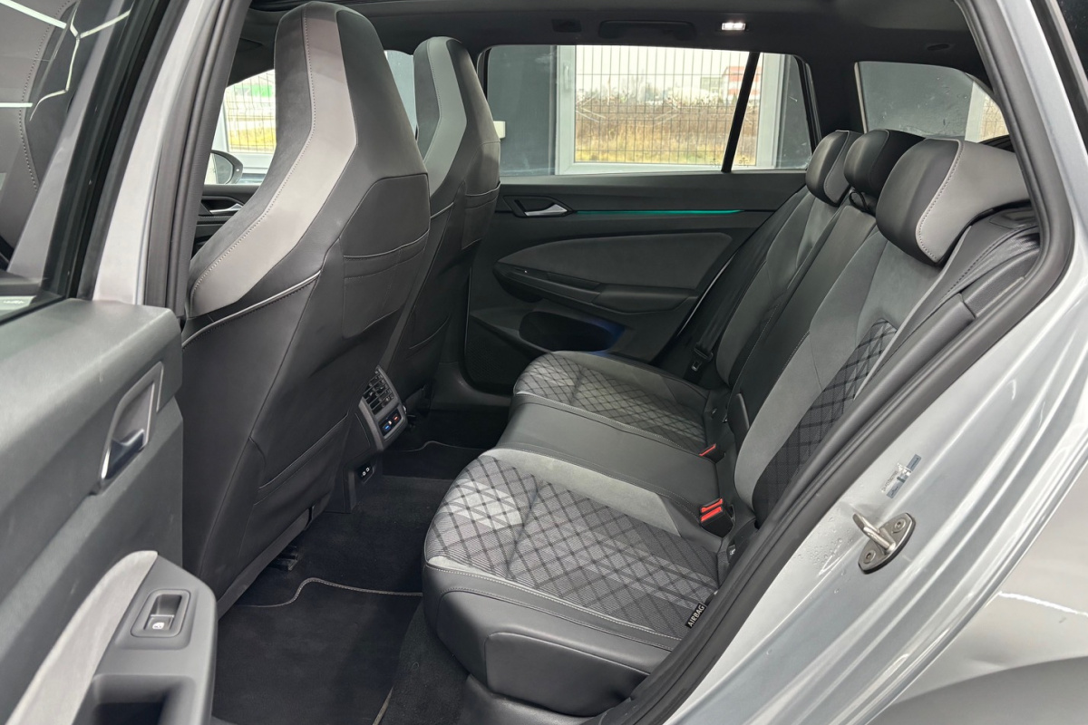 Ponuka vozidiel / Volkswagen Golf Variant 2.0 TDI DSG R-LINE - video