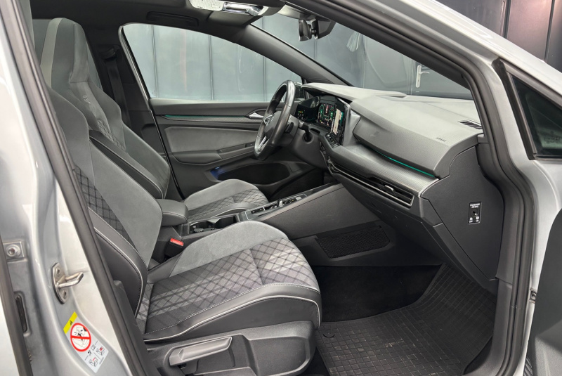  Ponuka vozidiel / Volkswagen Golf Variant 2.0 TDI DSG R-LINE - video