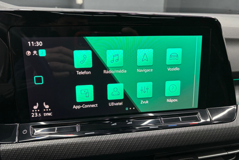  Ponuka vozidiel / Volkswagen Golf Variant 2.0 TDI DSG R-LINE - video