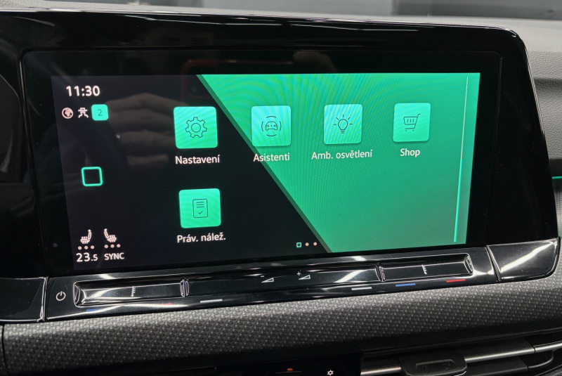  Ponuka vozidiel / Volkswagen Golf Variant 2.0 TDI DSG R-LINE - video