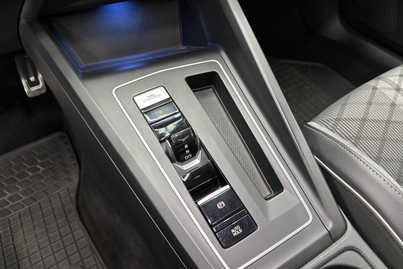  Ponuka vozidiel / Volkswagen Golf Variant 2.0 TDI DSG R-LINE - video