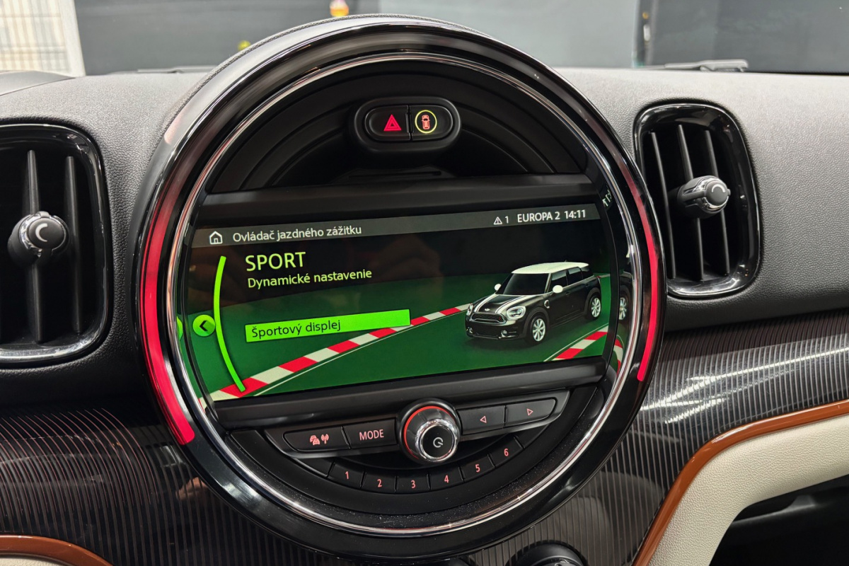 Ponuka vozidiel / Mini Countryman Cooper ALL4 A/T - video