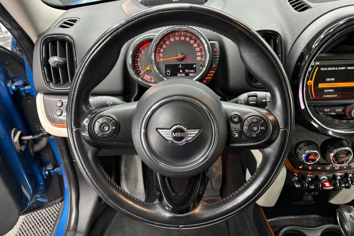 Ponuka vozidiel / Mini Countryman Cooper ALL4 A/T - video Ponuka vozidiel / Mini Countryman Cooper ALL4 A/T - video