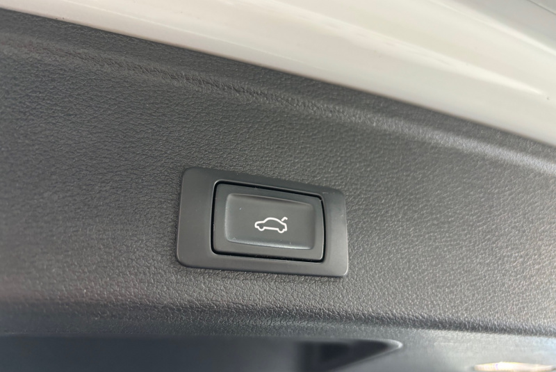 Ponuka vozidiel / Audi A4 Avant 2.0 TDI Design S tronic - video Ponuka vozidiel / Audi A4 Avant 2.0 TDI Design S tronic - video