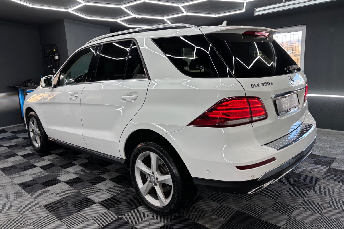 Ponuka vozidiel / Mercedes-Benz GLE SUV 350d 4matic A/T - video Ponuka vozidiel / Mercedes-Benz GLE SUV 350d 4matic A/T - video