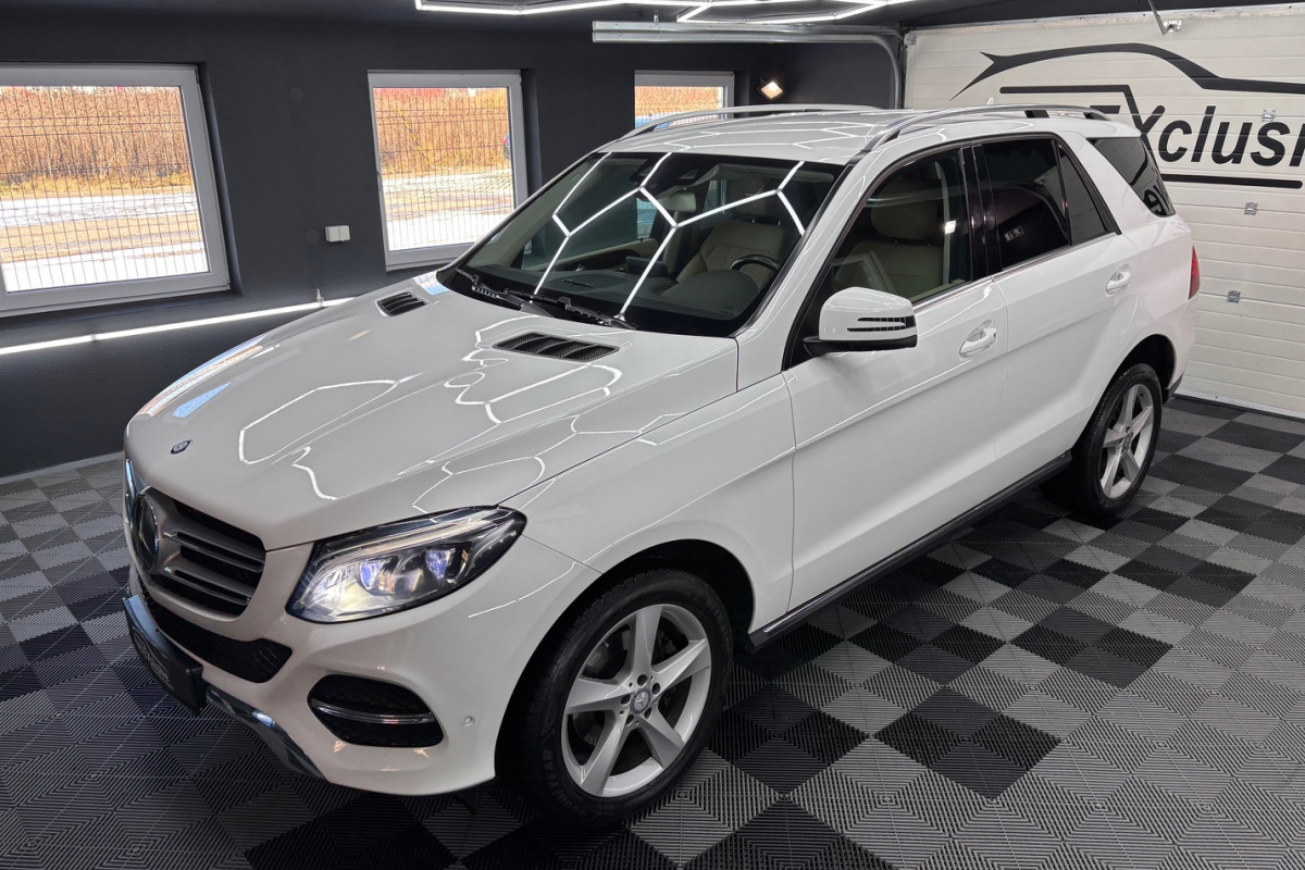 Ponuka vozidiel / Mercedes-Benz GLE SUV 350d 4matic A/T - video Ponuka vozidiel / Mercedes-Benz GLE SUV 350d 4matic A/T - video