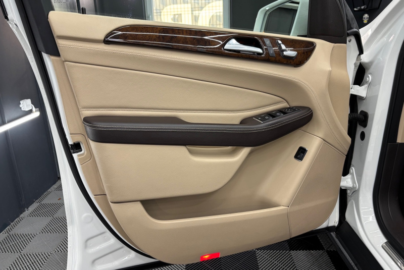  Ponuka vozidiel / Mercedes-Benz GLE SUV 350d 4matic A/T - video