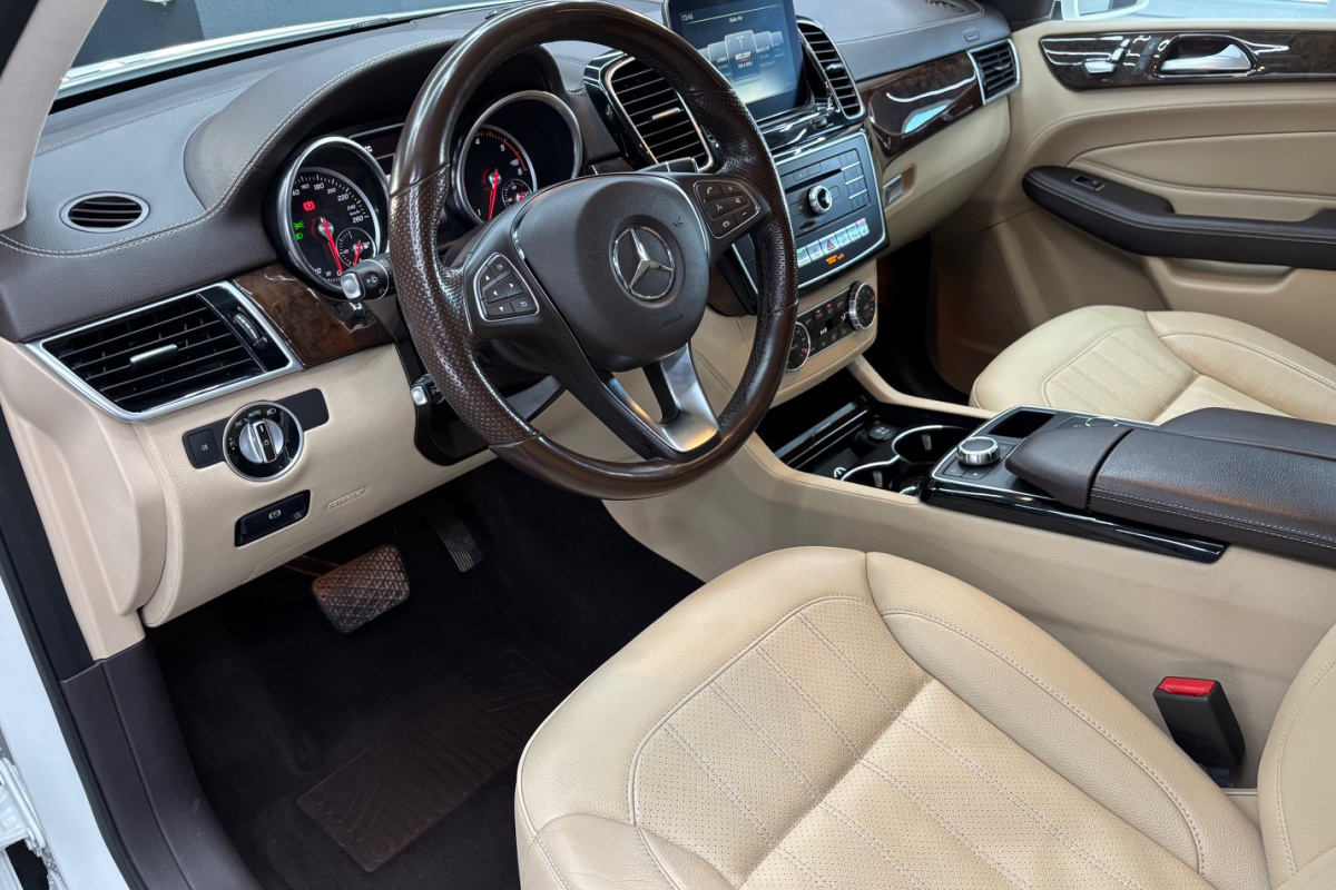 Ponuka vozidiel / Mercedes-Benz GLE SUV 350d 4matic A/T - video