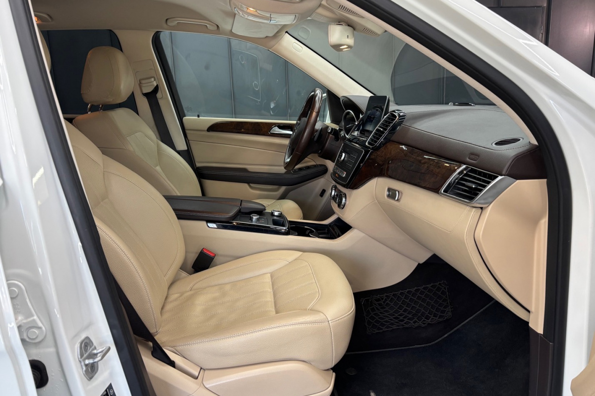 Ponuka vozidiel / Mercedes-Benz GLE SUV 350d 4matic A/T - video Ponuka vozidiel / Mercedes-Benz GLE SUV 350d 4matic A/T - video