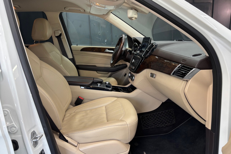 Ponuka vozidiel / Mercedes-Benz GLE SUV 350d 4matic A/T - video Ponuka vozidiel / Mercedes-Benz GLE SUV 350d 4matic A/T - video