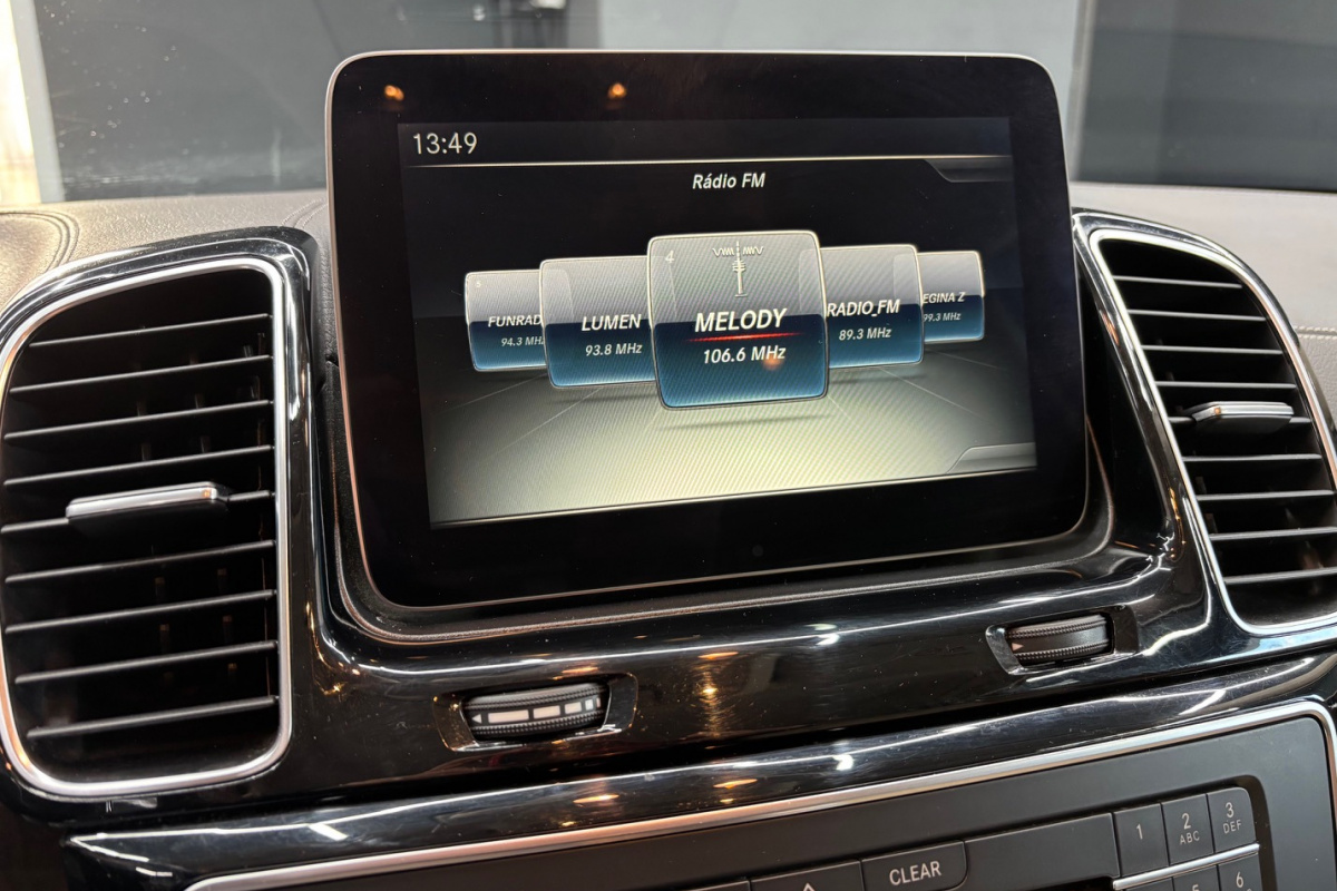 Ponuka vozidiel / Mercedes-Benz GLE SUV 350d 4matic A/T - video